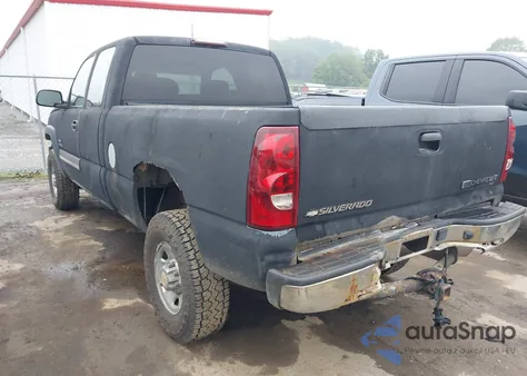 2003 Chevrolet Silverado K2500 Heavy Duty z USA, uszkodzony, nr VIN 1GCHK29153E130769